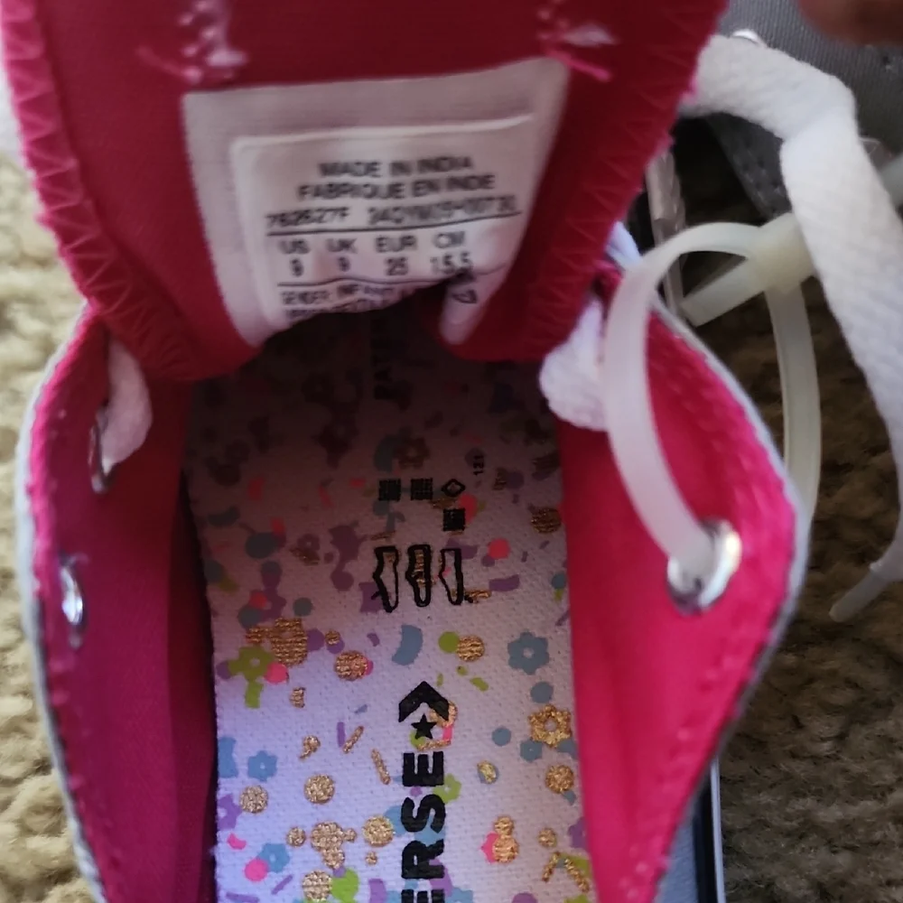 Converse Kids' Sneakers in Gray and Red - Picture 7 of 12